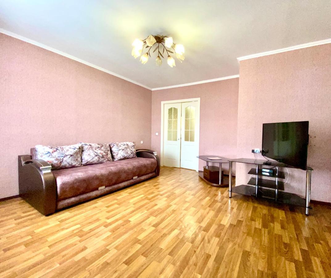 Apartpoltava Центр Полтави, Простора Та Зручна Квартира Біля Пует, 2-Окремі Кімнати, Звітна Документація Для Відрядження Екстериор снимка